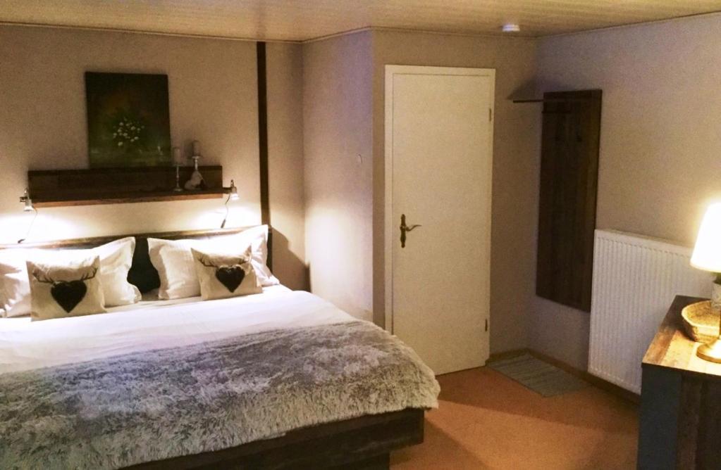Hotel Pension Louise à Reit im Winkl Extérieur photo