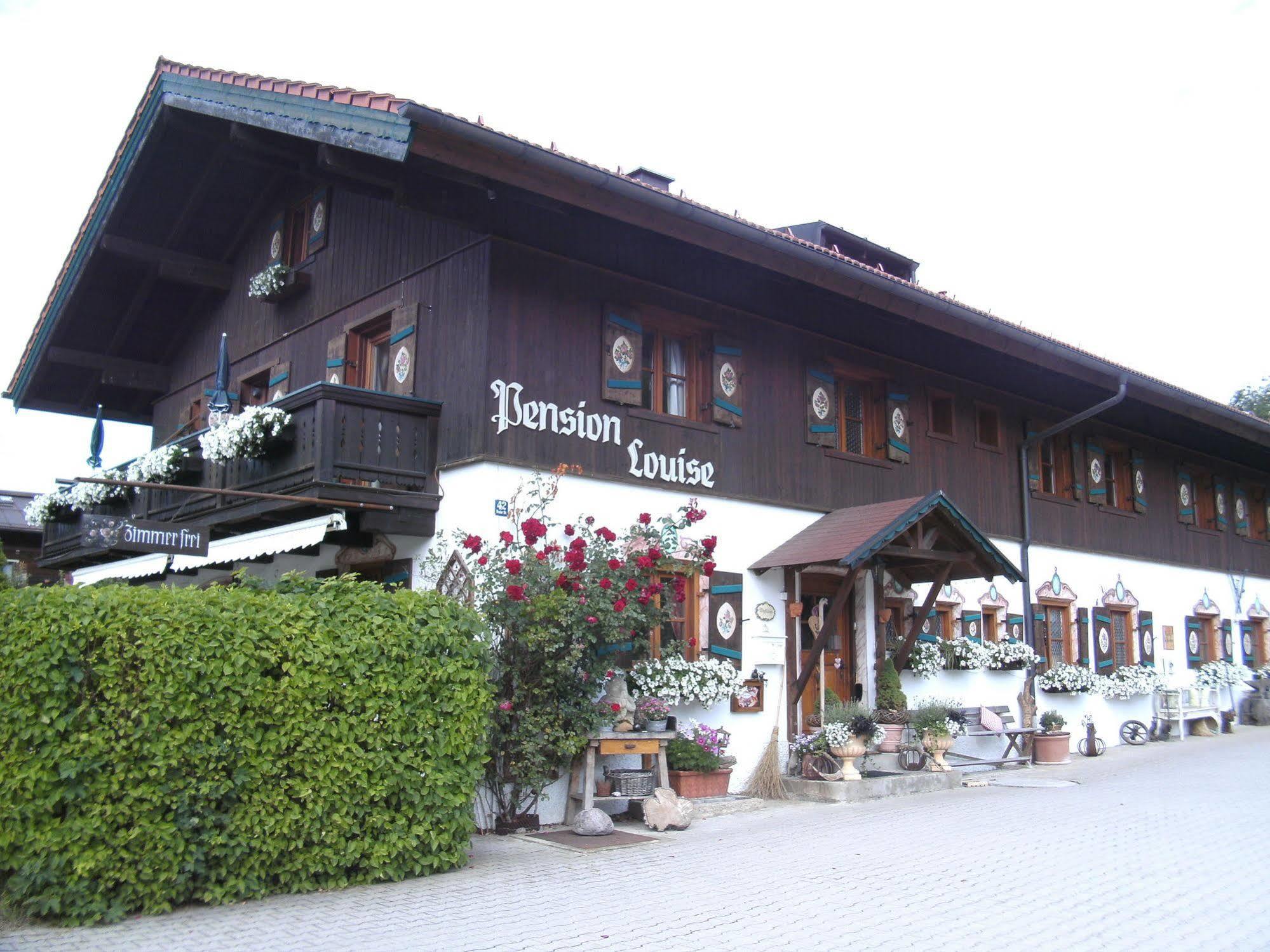 Hotel Pension Louise à Reit im Winkl Extérieur photo